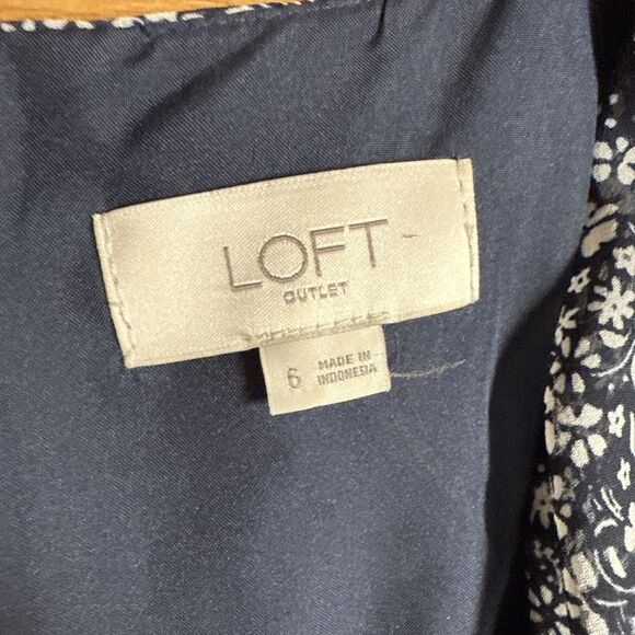 Ann Taylor Loft Jumpsuit Size 6 Wide Leg Navy White Floral Ruffle Chiffon - Picture 3 of 6
